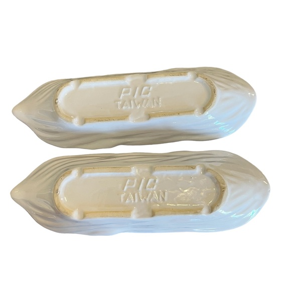 White Pottery Corn Cob Dishes 1 Pair Excellent Condition - Picture 2 of 4